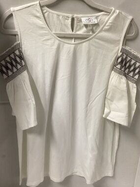 OSO Casuals White Cold-Shoulder Embroidered Blouse